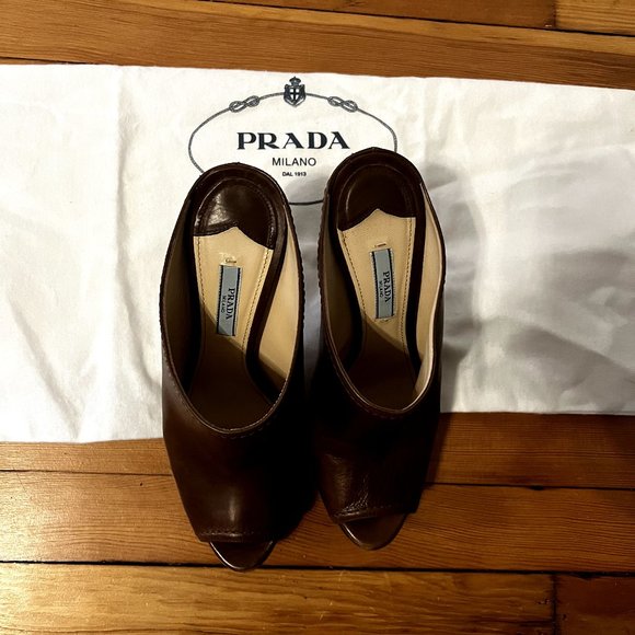 Prada Leather Peep Toe Mule Sandals size 39.5 (comes with bag) - Picture 1 of 4